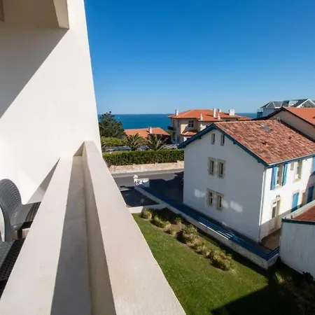 Vue Exceptionnelle Entre Mer Et Golf * بياريتز